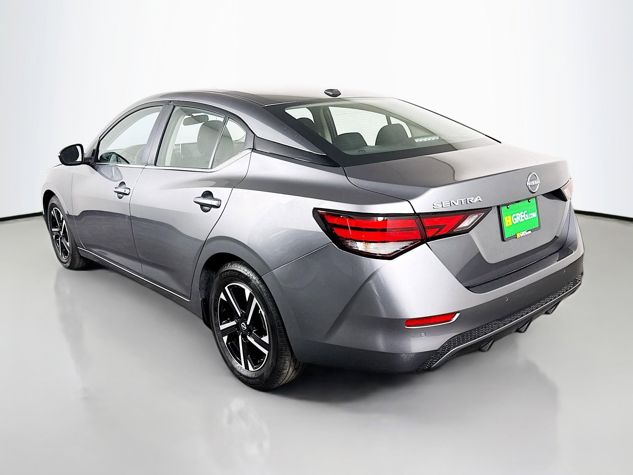 Used 2025 Nissan Sentra SV image 7