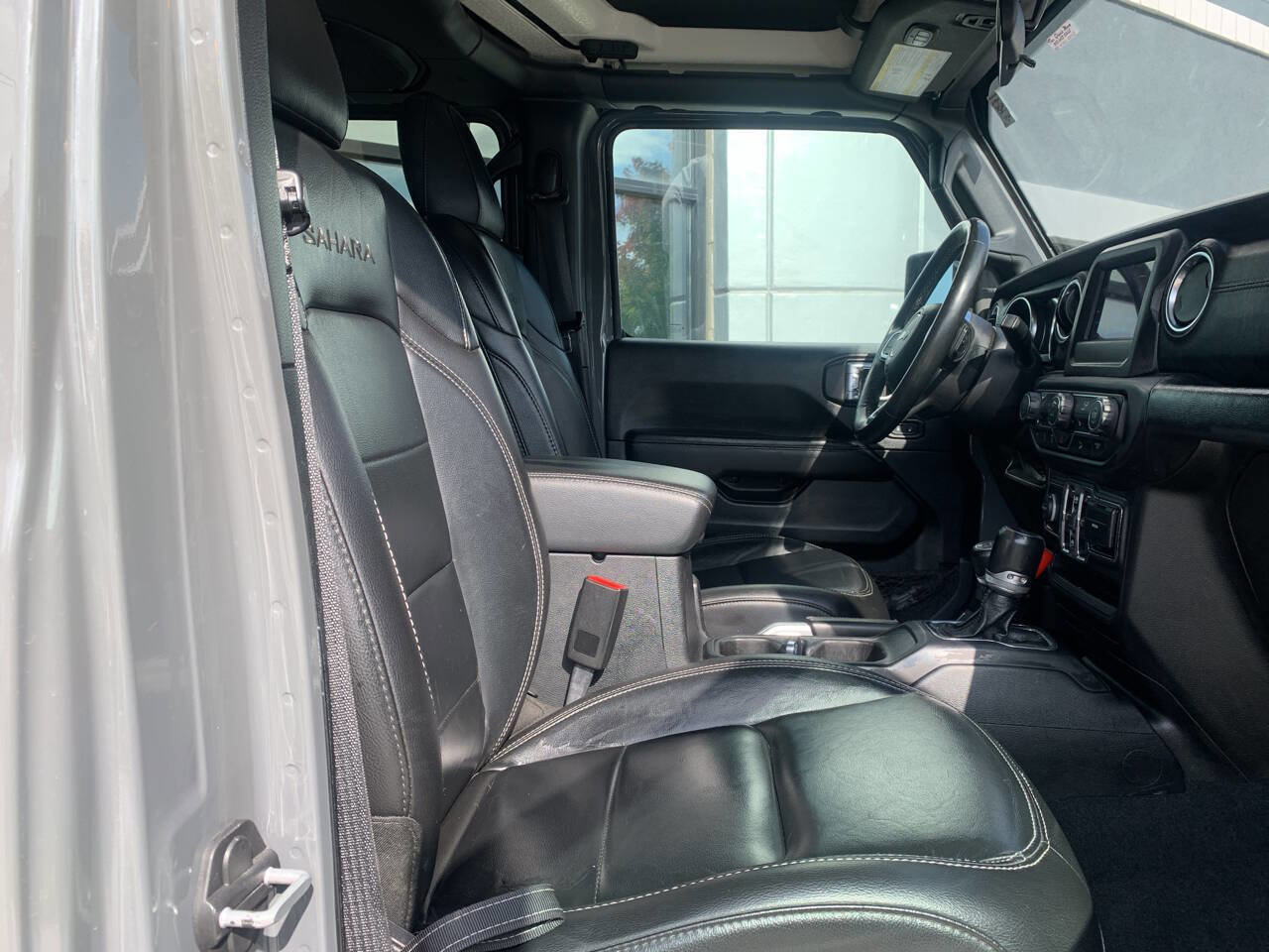 Used 2020 Jeep Wrangler Unlimited Sahara w/ Cold Weather Group image 13