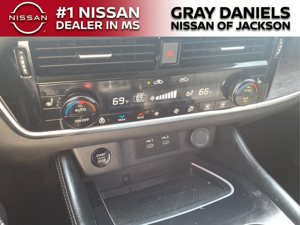 Certified 2025 Nissan Rogue Platinum w/ Tech Package FWD image 21