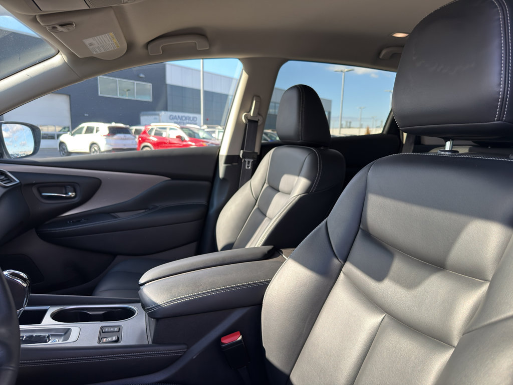 Certified 2023 Nissan Murano SV w/ SV Midnight Edition Package image 25