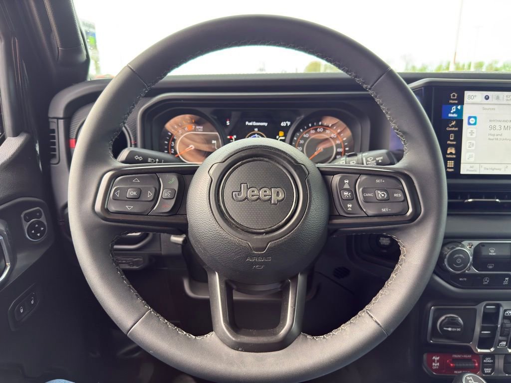 Used 2026 Jeep Wrangler Unlimited Rubicon AWD/4WD image 18