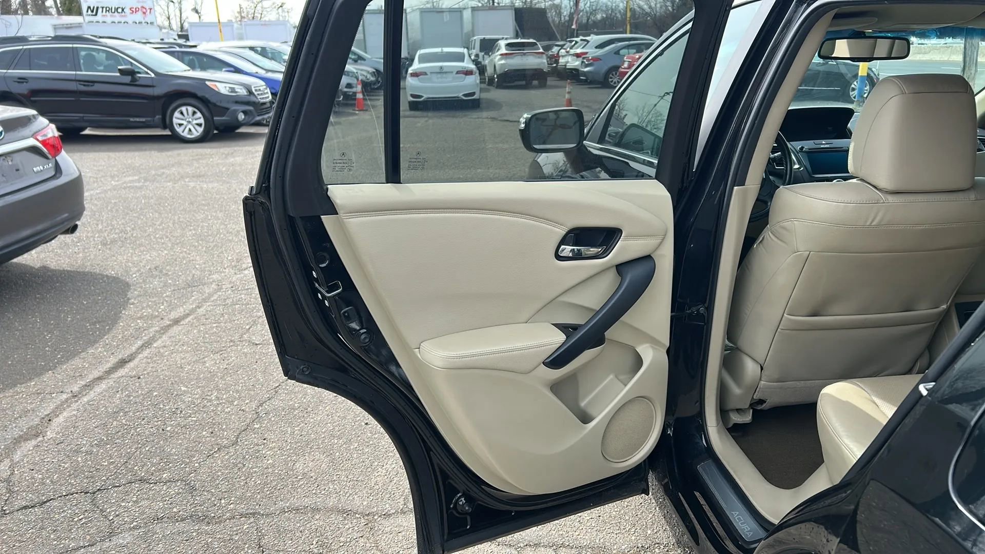 Used 2018 Acura RDX AWD w/ Technology Package image 11