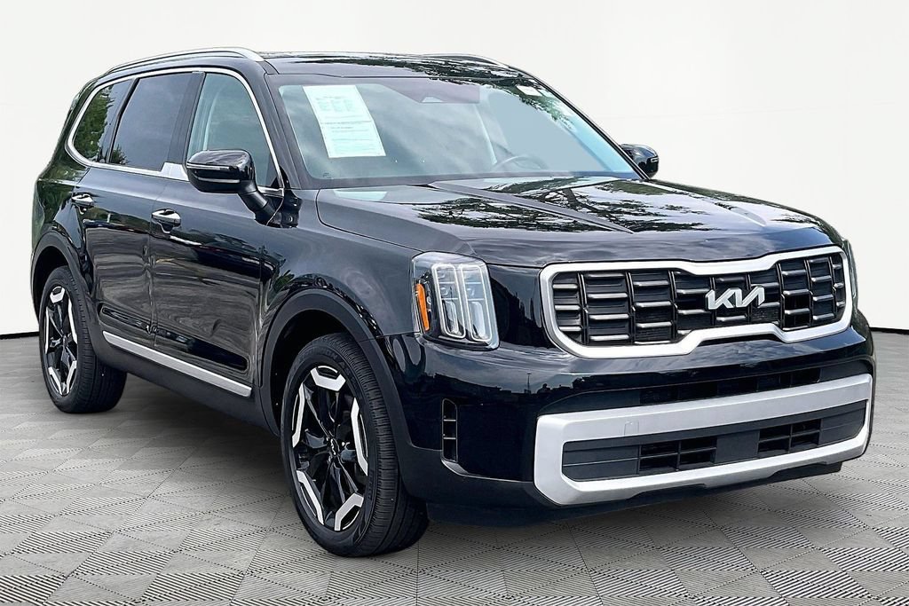 Used 2024 Kia Telluride S w/ S Sunroof Package FWD image 3