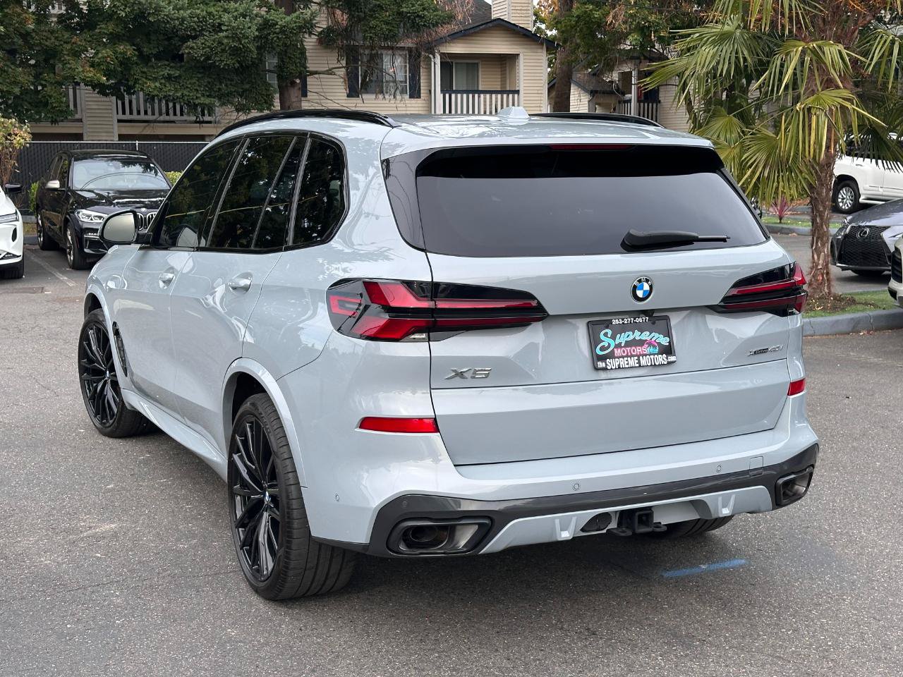 Used 2025 BMW X5 xDrive40i w/ M Sport Package AWD/4WD image 6