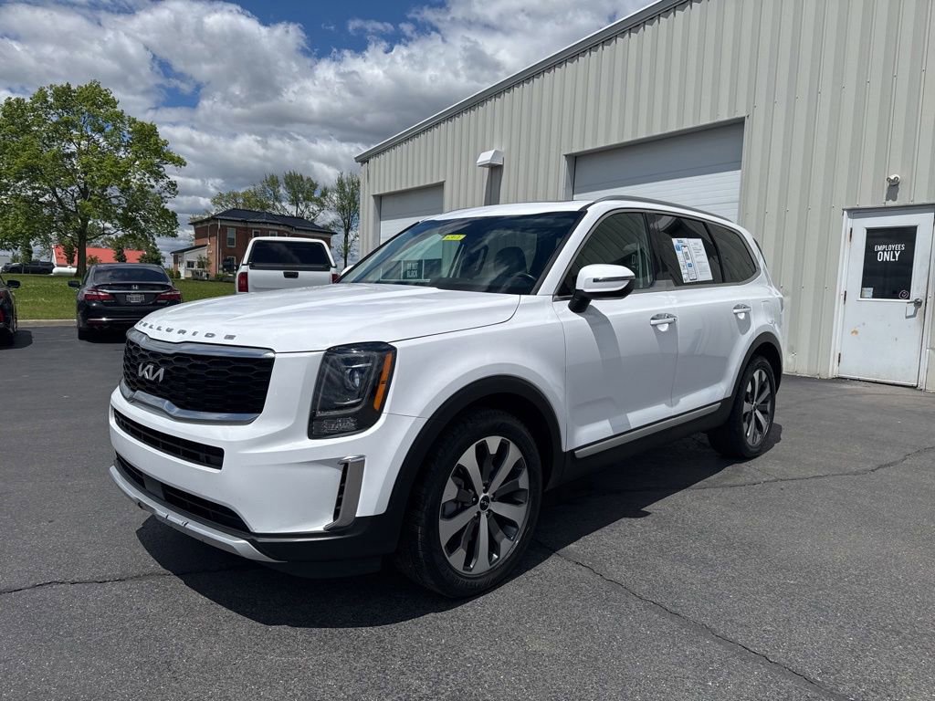 Used 2022 Kia Telluride S AWD/4WD image 3
