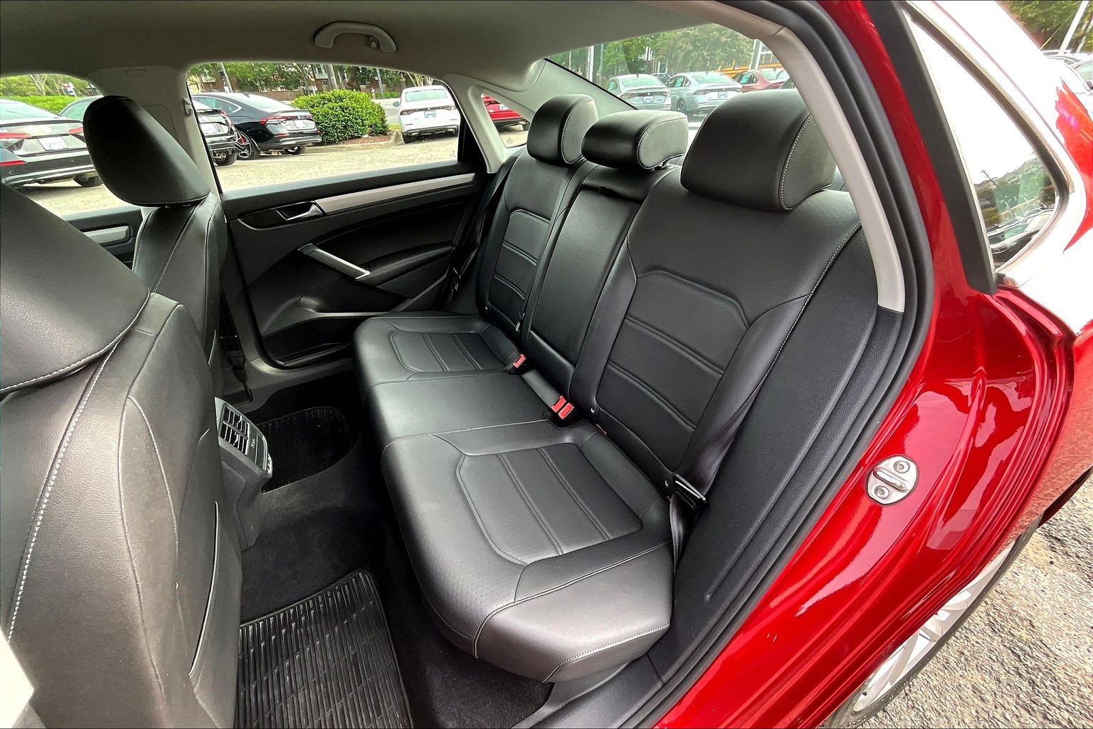 Used 2020 Volkswagen Passat 2.0T SE FWD image 27
