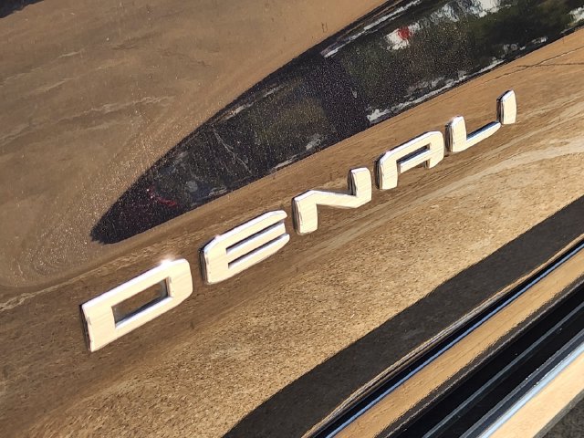 Used 2023 GMC Sierra 1500 Denali Ultimate AWD/4WD image 7