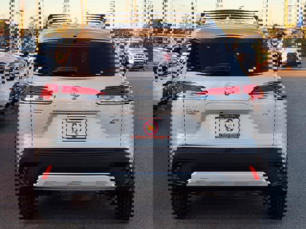 Certified 2023 Toyota Corolla Cross LE image 5