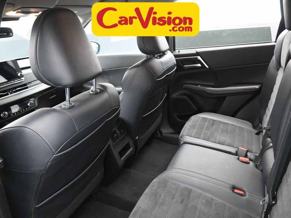 Used 2024 Mitsubishi Outlander SE image 30