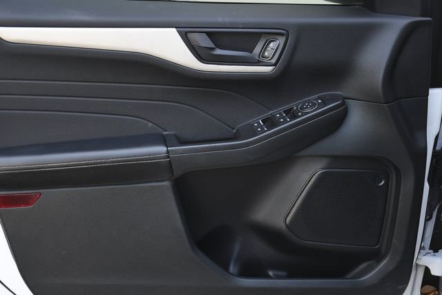 Used 2022 Ford Escape SE image 21