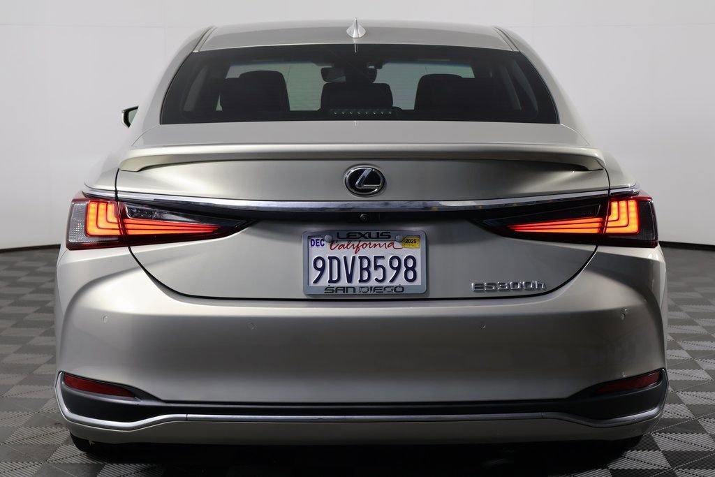 Certified 2023 Lexus ES 300h w/ Premium Package image 5