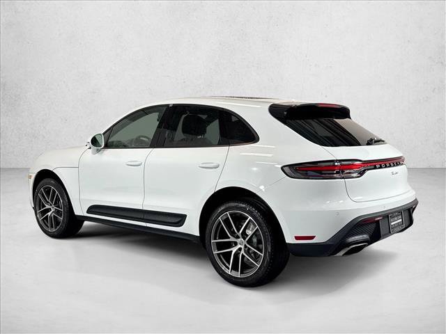 Certified 2026 Porsche Macan AWD/4WD image 3