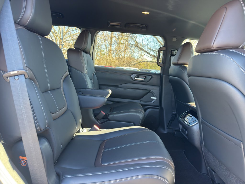 New 2026 Nissan Armada SL w/ Captain's Chari Seat Package image 17