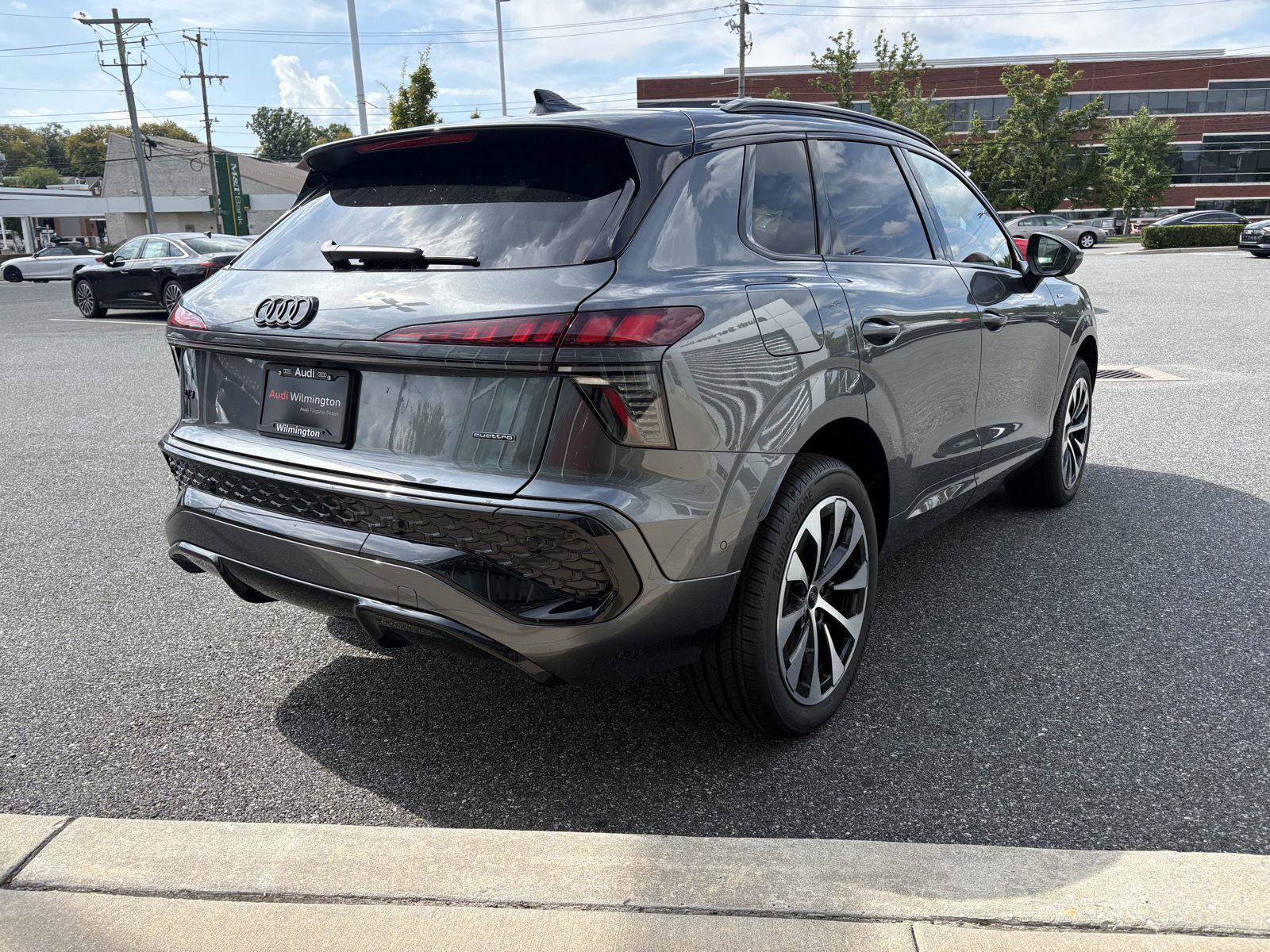 New 2026 Audi Q3 quattro 2.0T AWD/4WD image 5