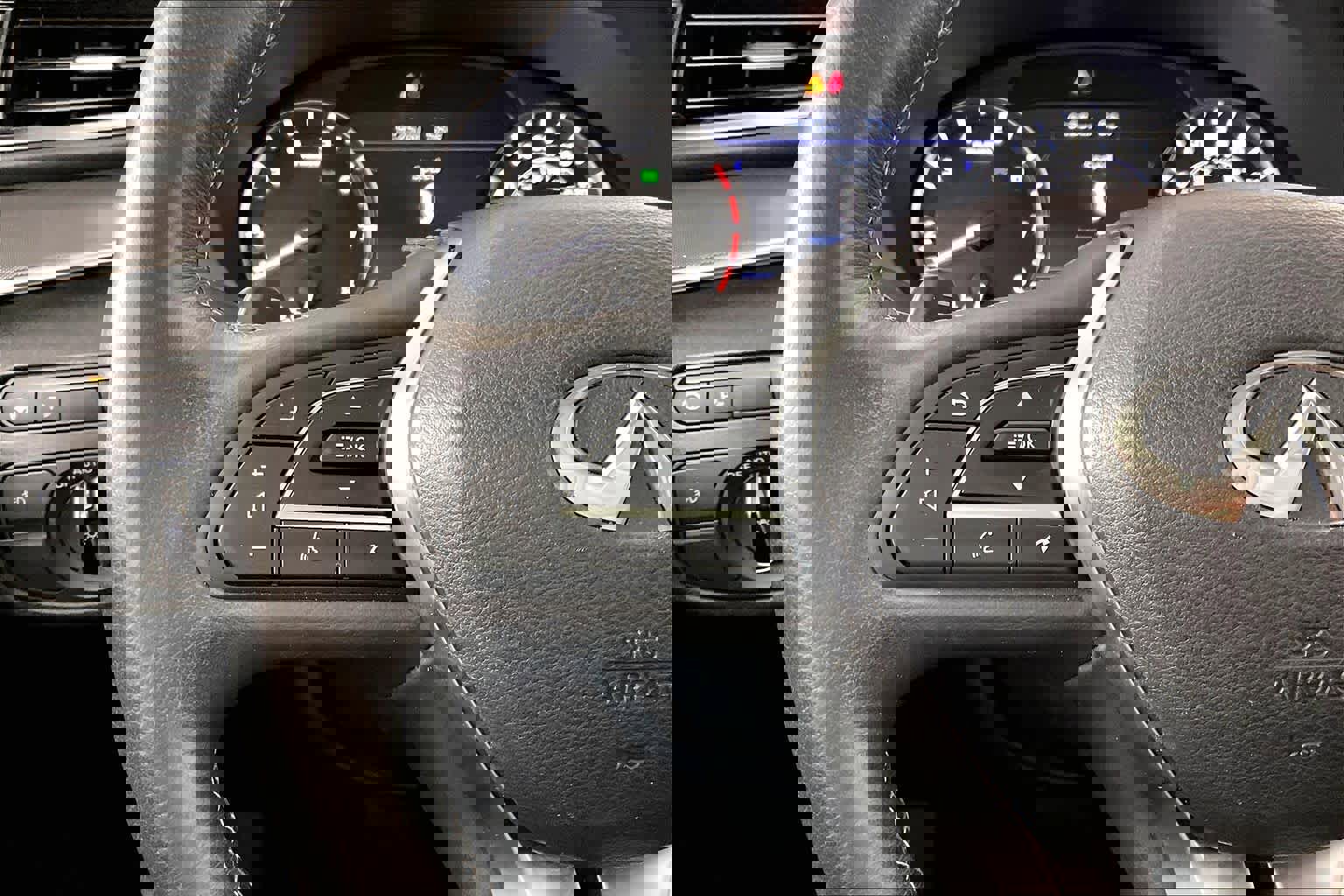 Used 2022 INFINITI QX50 Luxe image 21