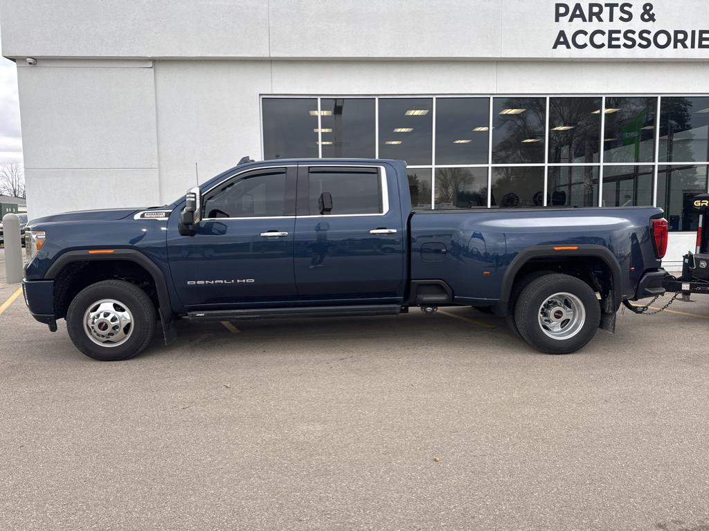 Used 2023 GMC Sierra 3500 Denali w/ Technology Package image 3