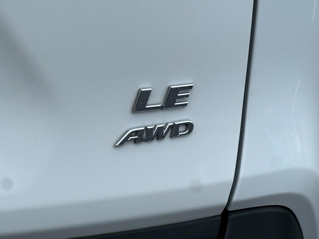 Used 2025 Toyota RAV4 LE AWD/4WD image 6
