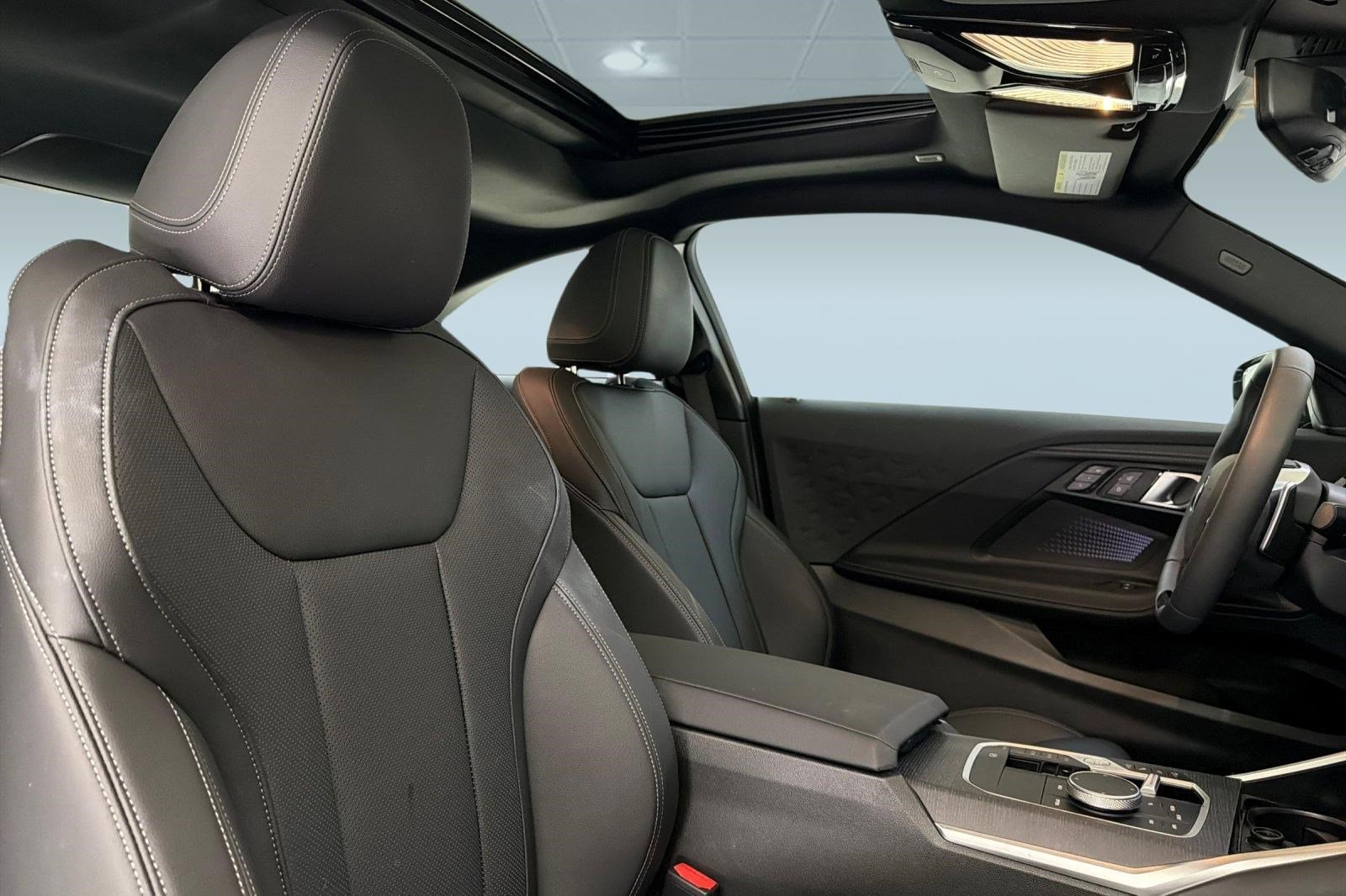 Used 2025 BMW 230i Coupe w/ Convenience Package image 30