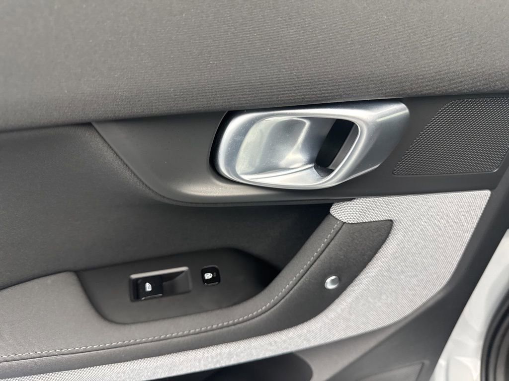 Used 2022 Polestar Polestar 2 image 33