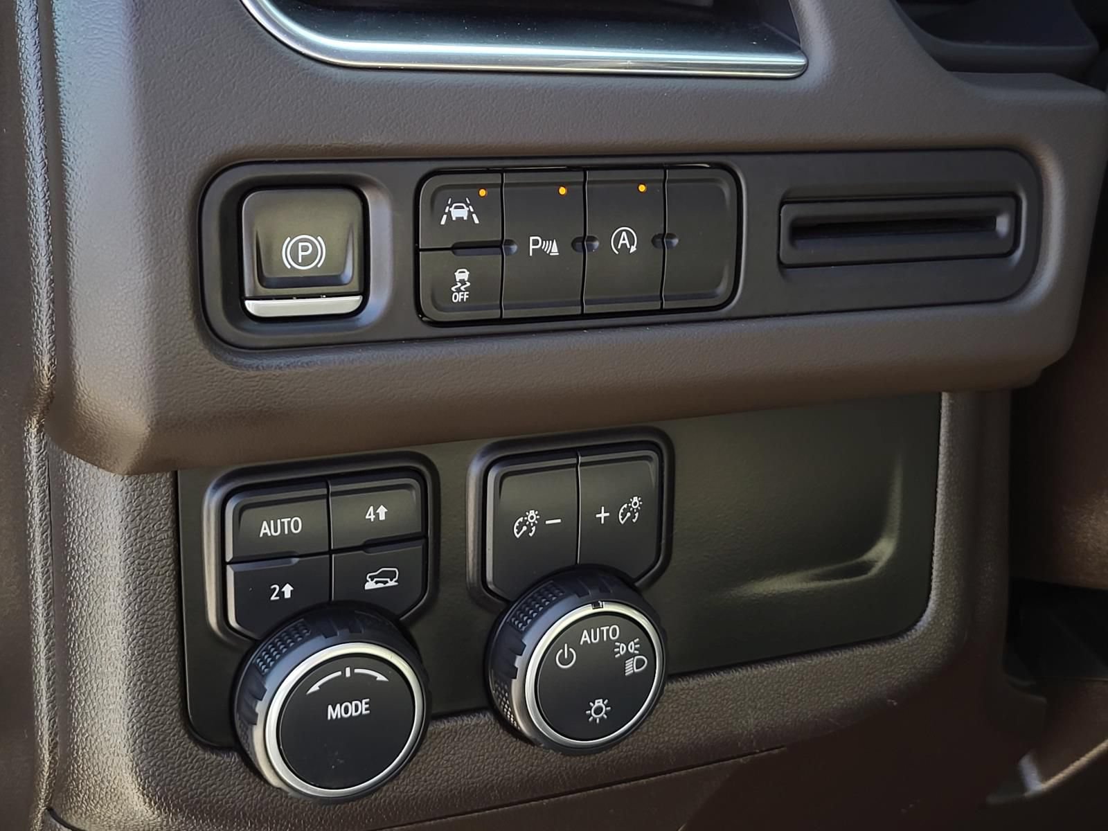 Used 2023 Chevrolet Tahoe LT AWD/4WD image 21