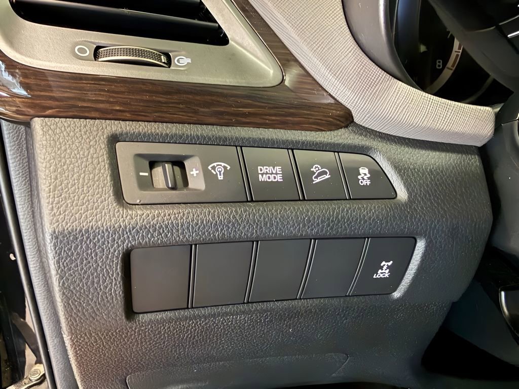 Used 2018 Hyundai Santa Fe Sport AWD/4WD image 28