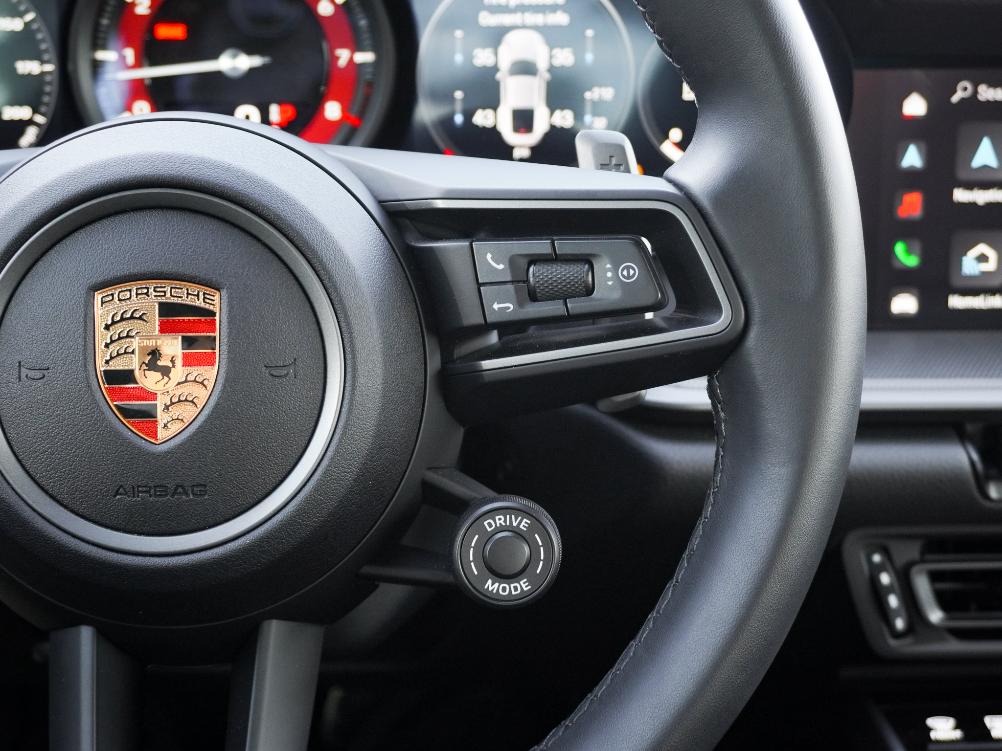 Used 2024 Porsche 911 Carrera RWD image 21