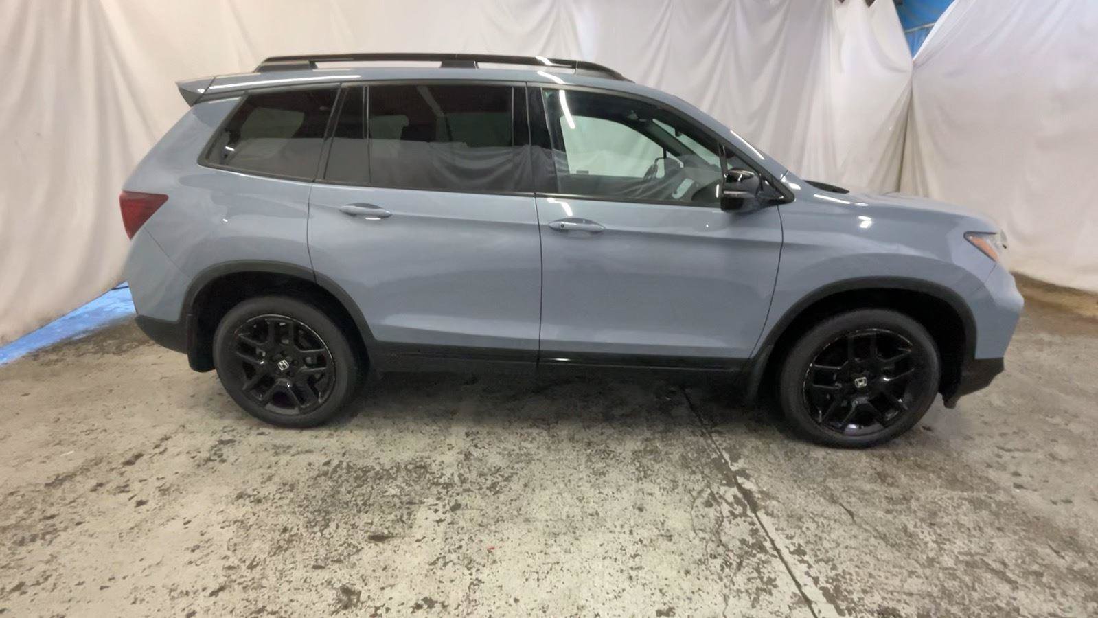 Certified 2024 Honda Passport Black Edition image 4
