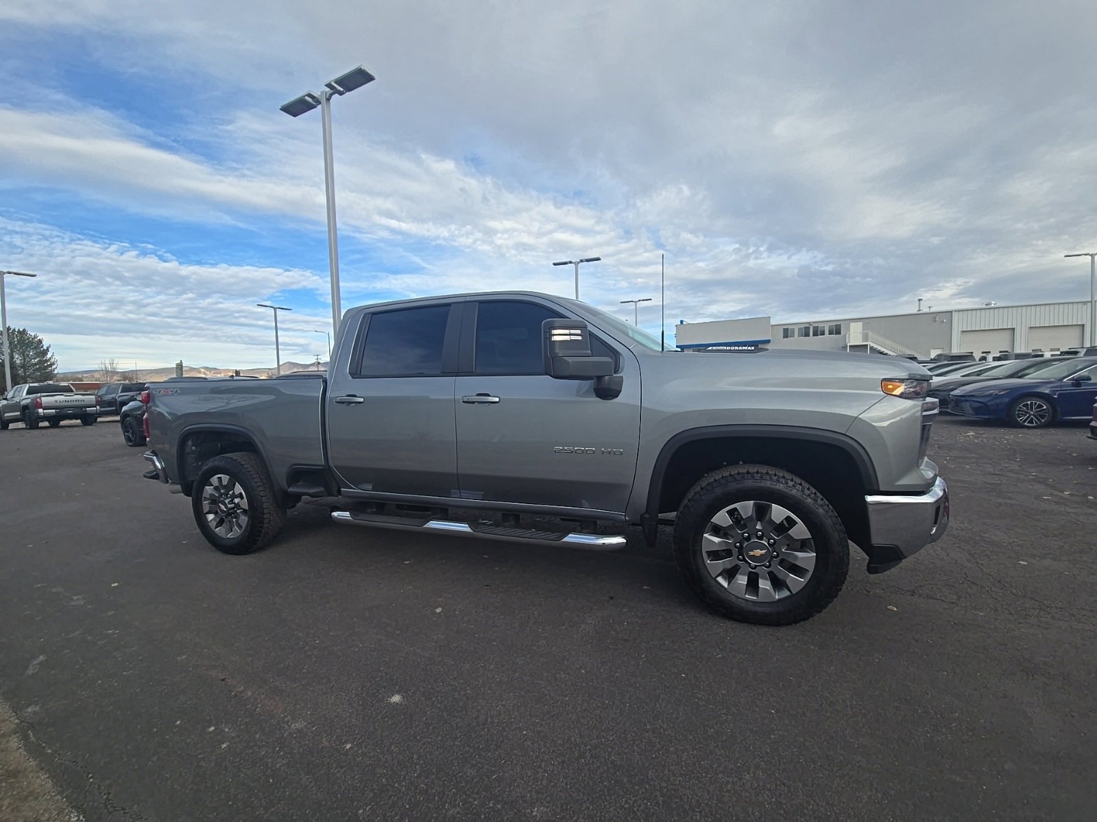 Used 2025 Chevrolet Silverado 2500 LT image 2