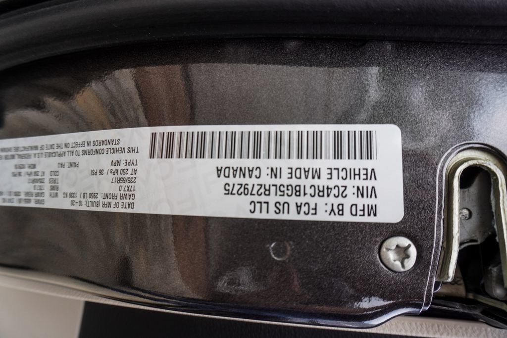 Used 2020 Chrysler Pacifica Touring-L FWD image 37