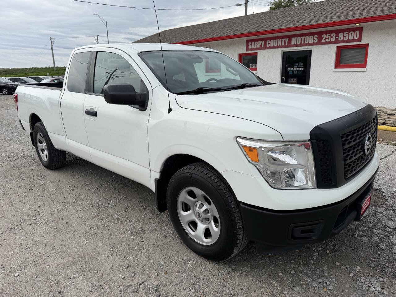Used 2017 Nissan Titan S AWD/4WD image 1