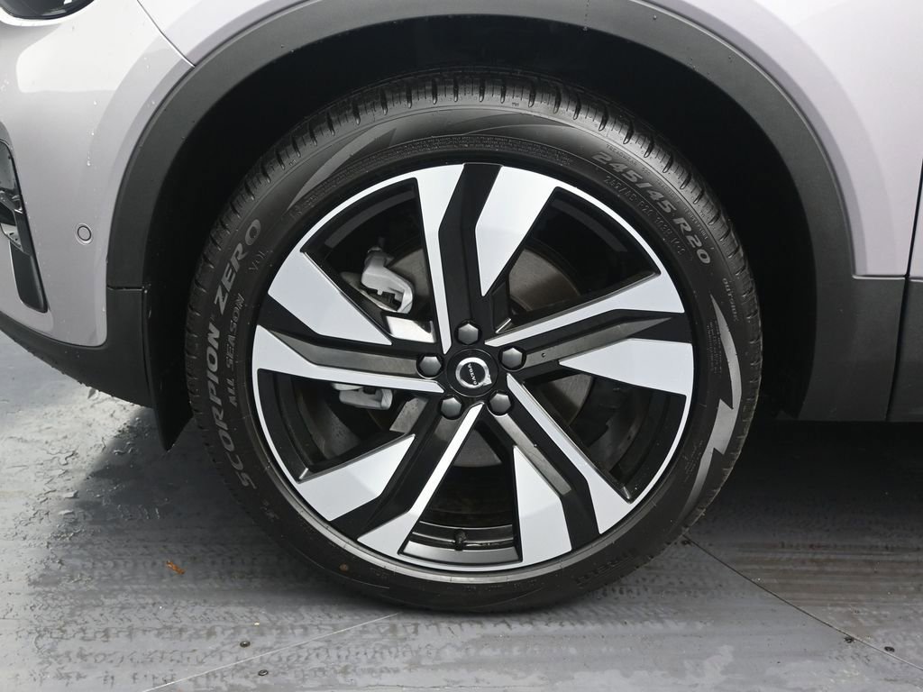 New 2026 Volvo XC40 B5 Plus AWD/4WD image 10