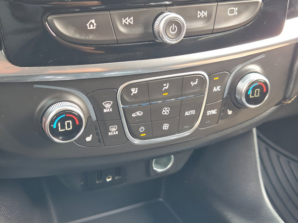 Certified 2019 Chevrolet Traverse LT FWD image 30
