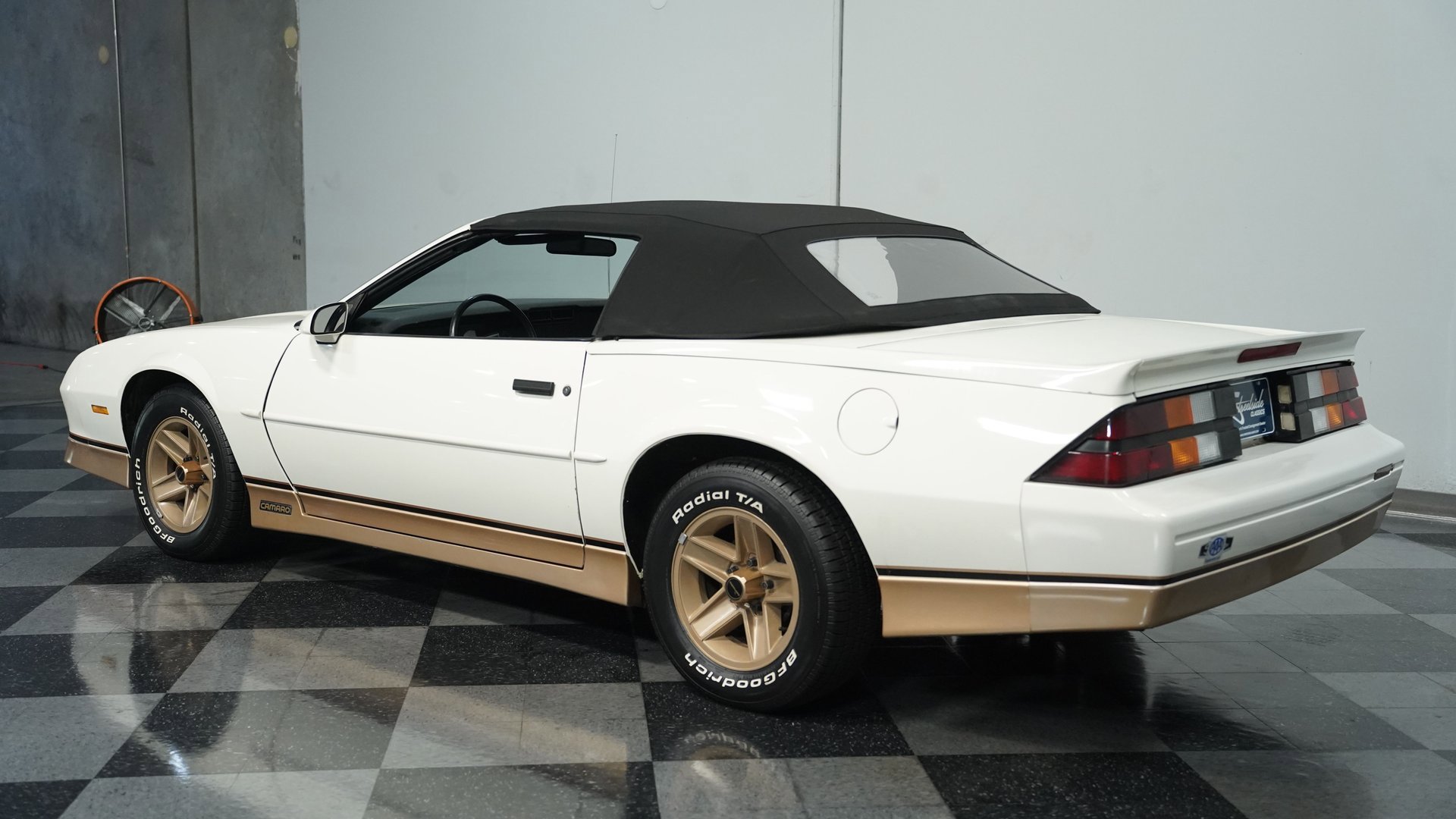 Used 1988 Chevrolet Camaro LT image 7