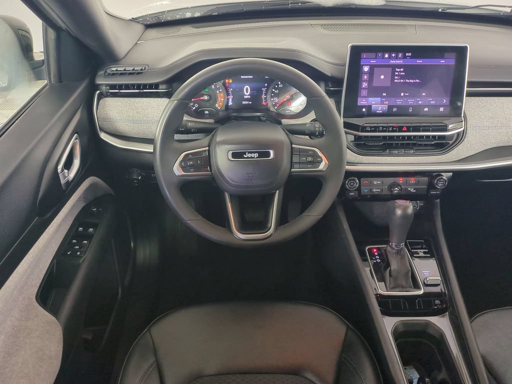 Used 2024 Jeep Compass Latitude AWD/4WD image 18