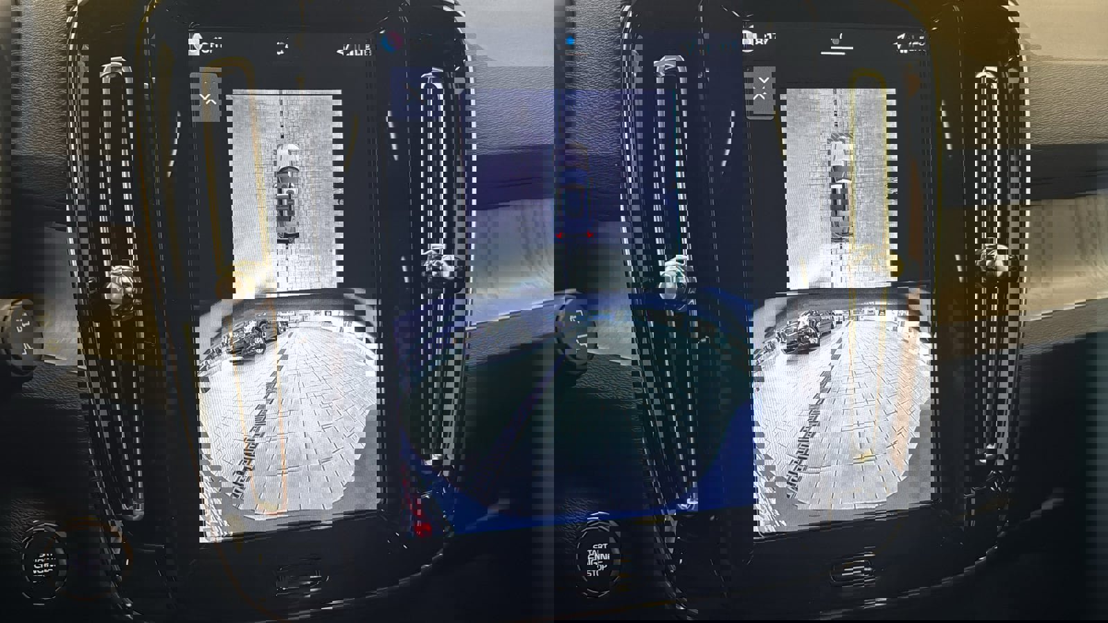 Used 2026 Volvo XC40 B5 Plus w/ Protection Package Premier image 18