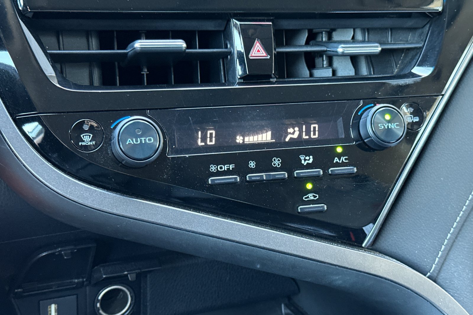 Certified 2024 Toyota Camry SE FWD image 19