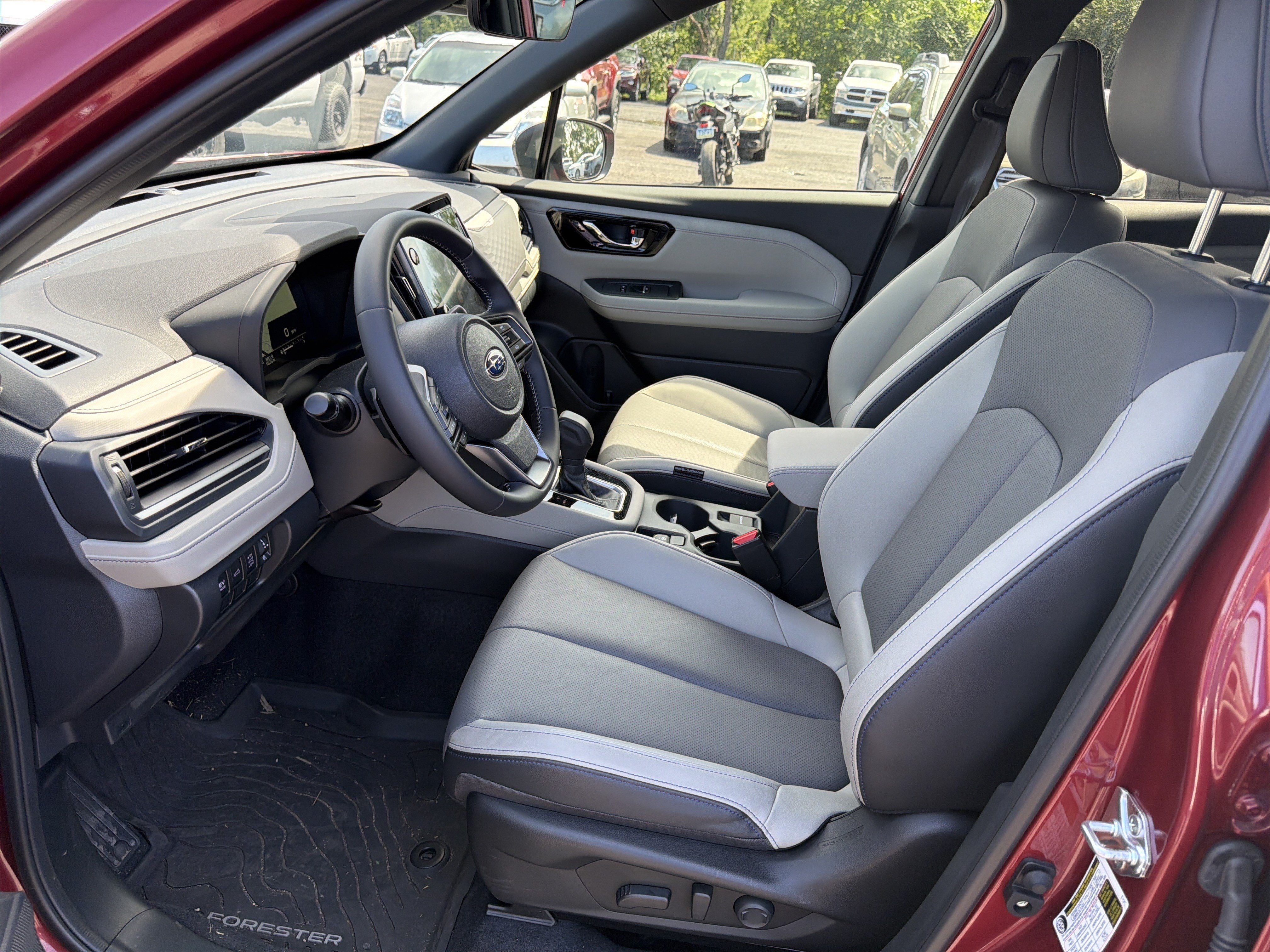 Used 2025 Subaru Forester Limited AWD/4WD image 12