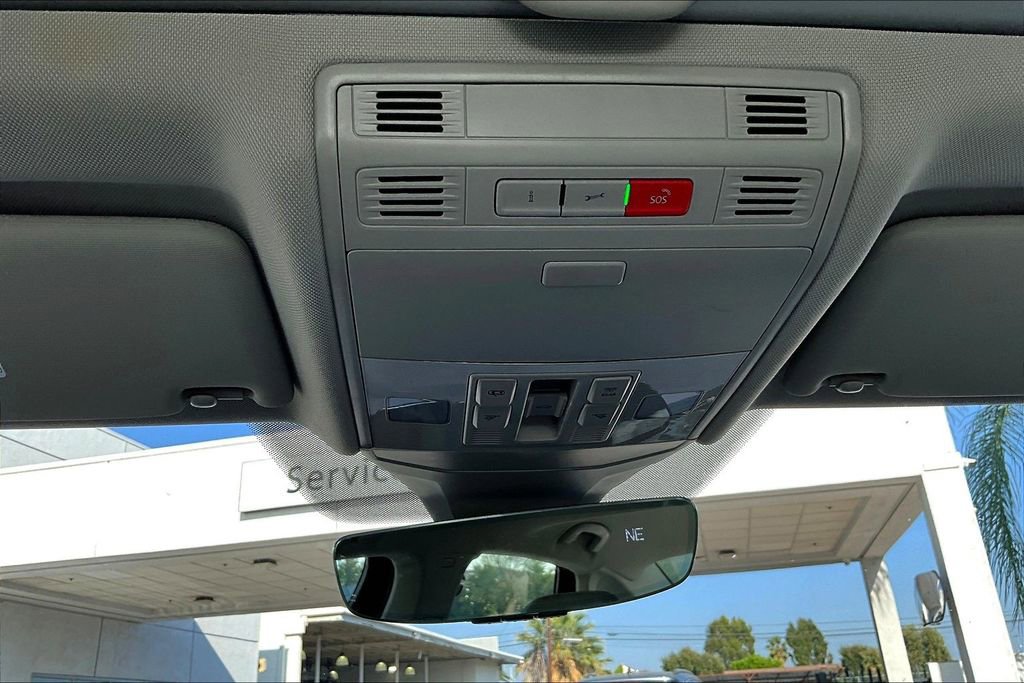 Used 2023 Volkswagen Jetta SE w/ Panoramic Sunroof Package image 16