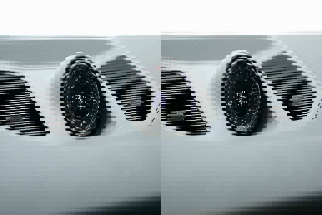 Certified 2025 Porsche Cayenne S image 30