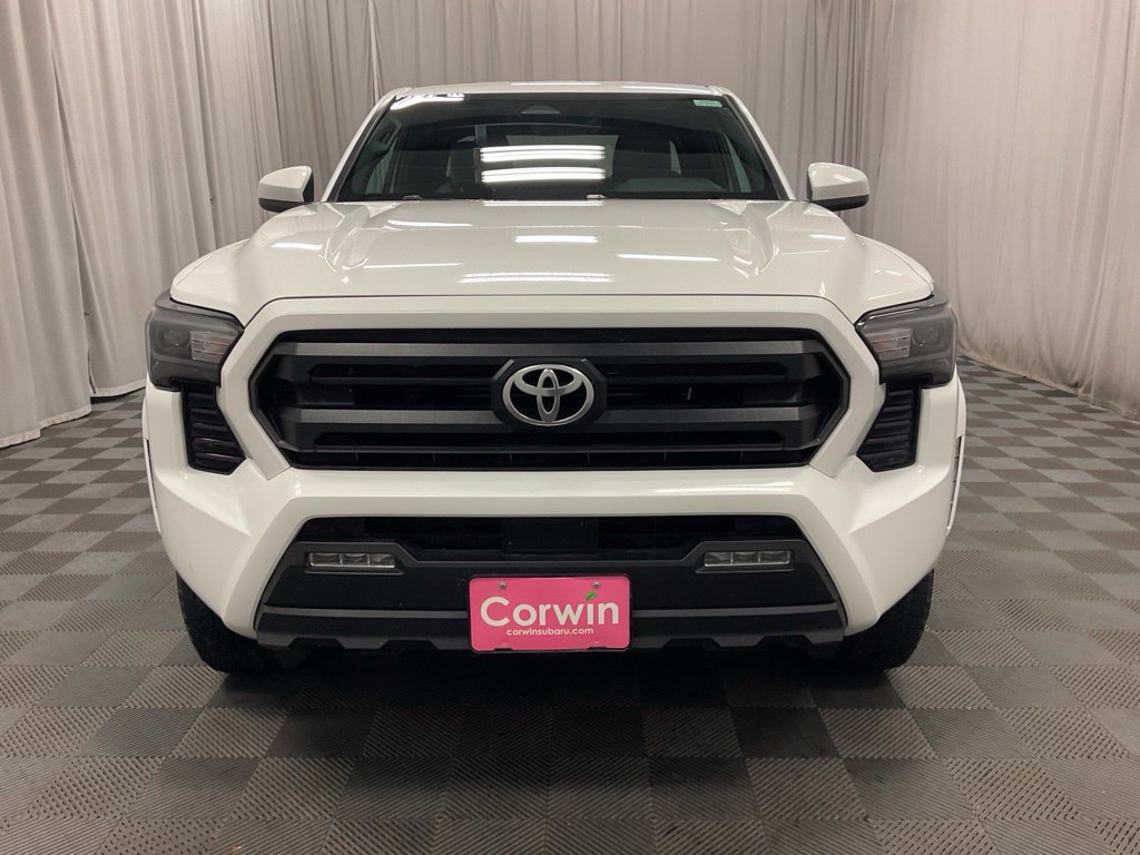 Used 2025 Toyota Tacoma SR5 AWD/4WD image 7