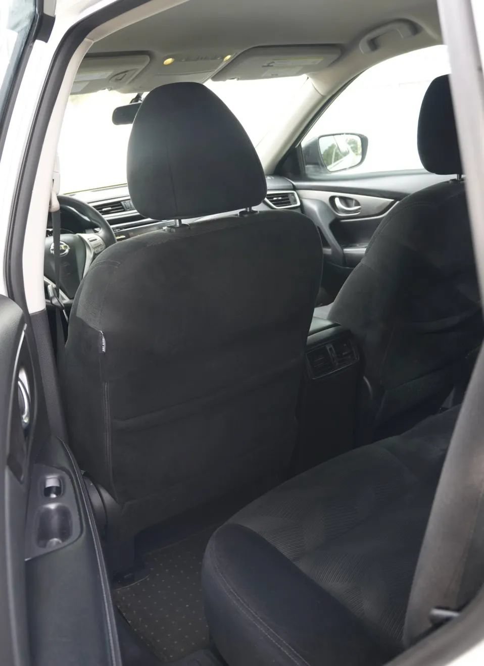Used 2015 Nissan Rogue S FWD image 9