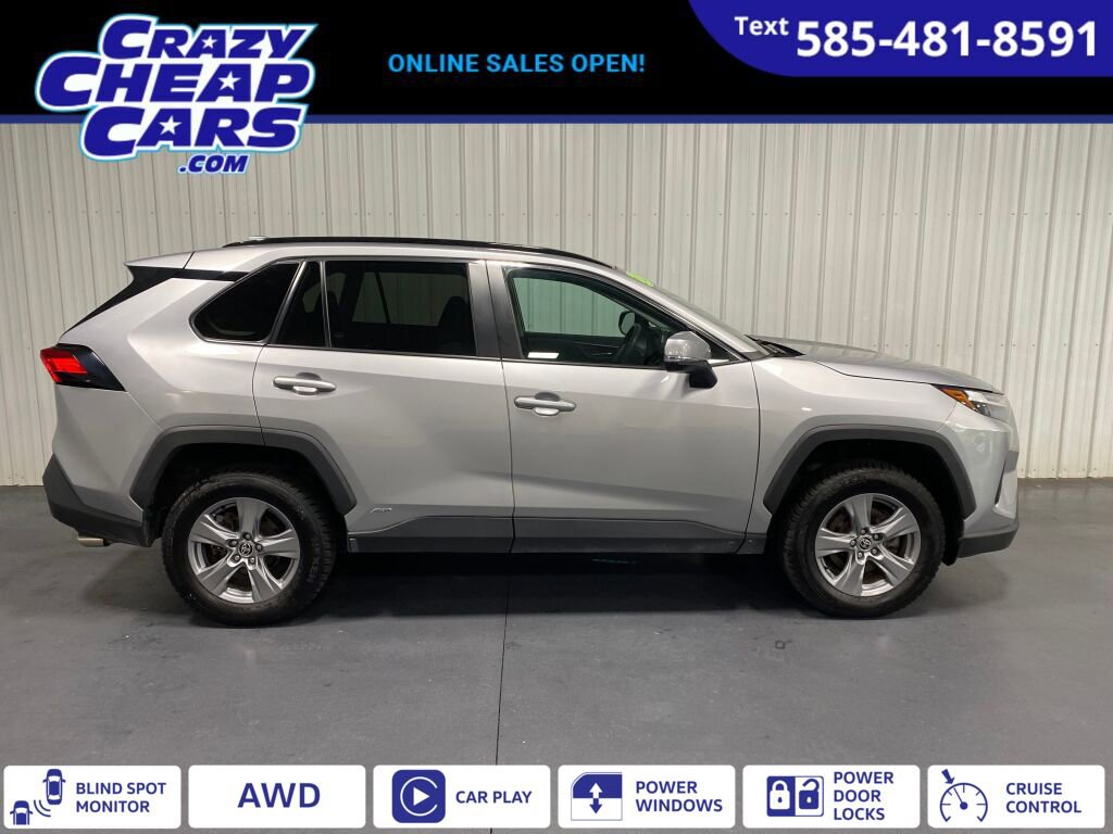 Used 2022 Toyota RAV4 XLE image 1