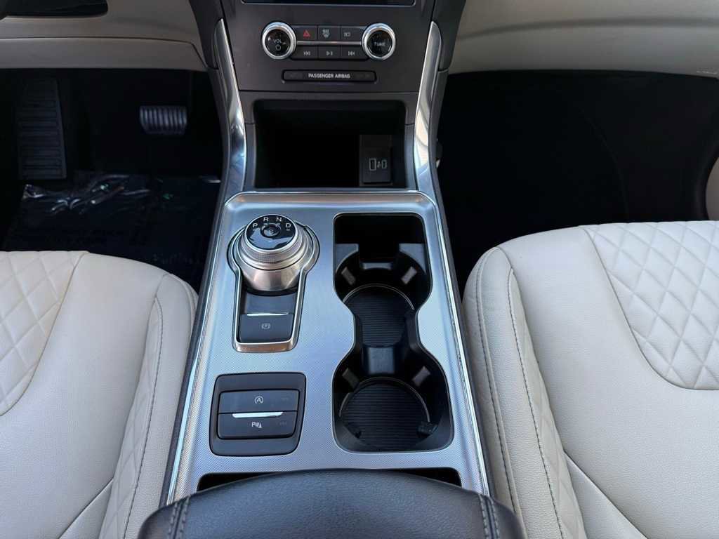 Used 2024 Ford Edge Titanium image 12