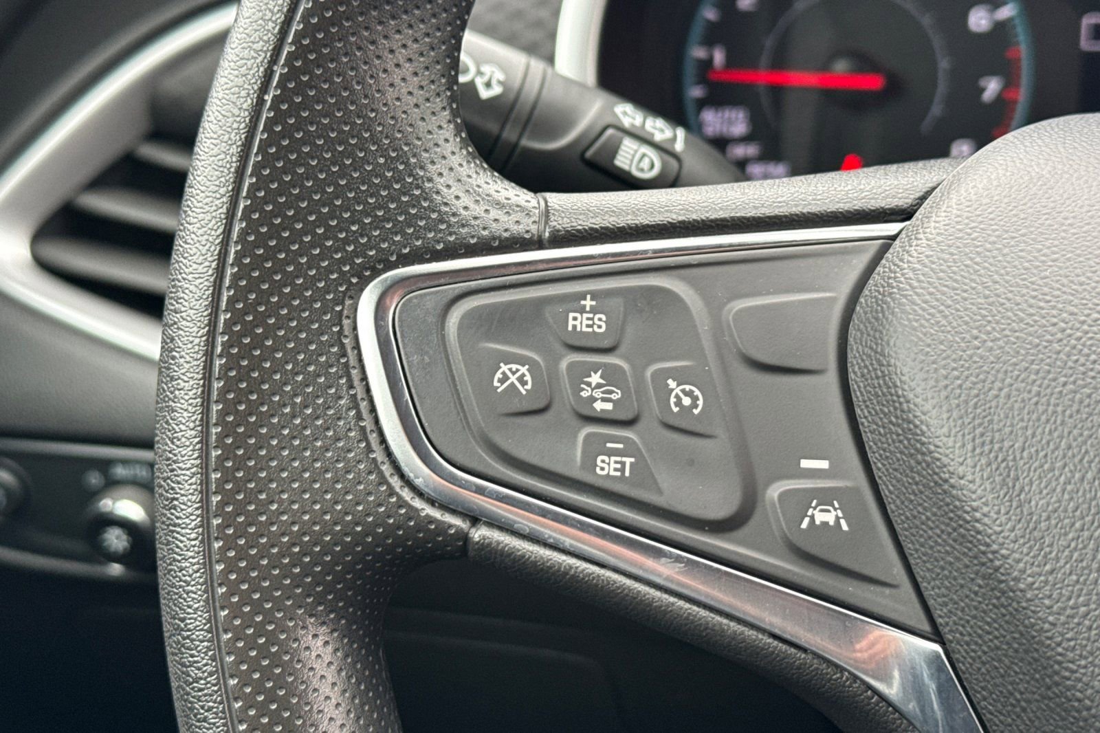 Used 2024 Chevrolet Malibu LT image 34