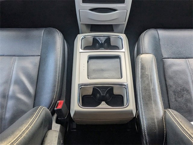 Used 2016 Chrysler Town & Country Touring w/ Driver Convenience Group image 17