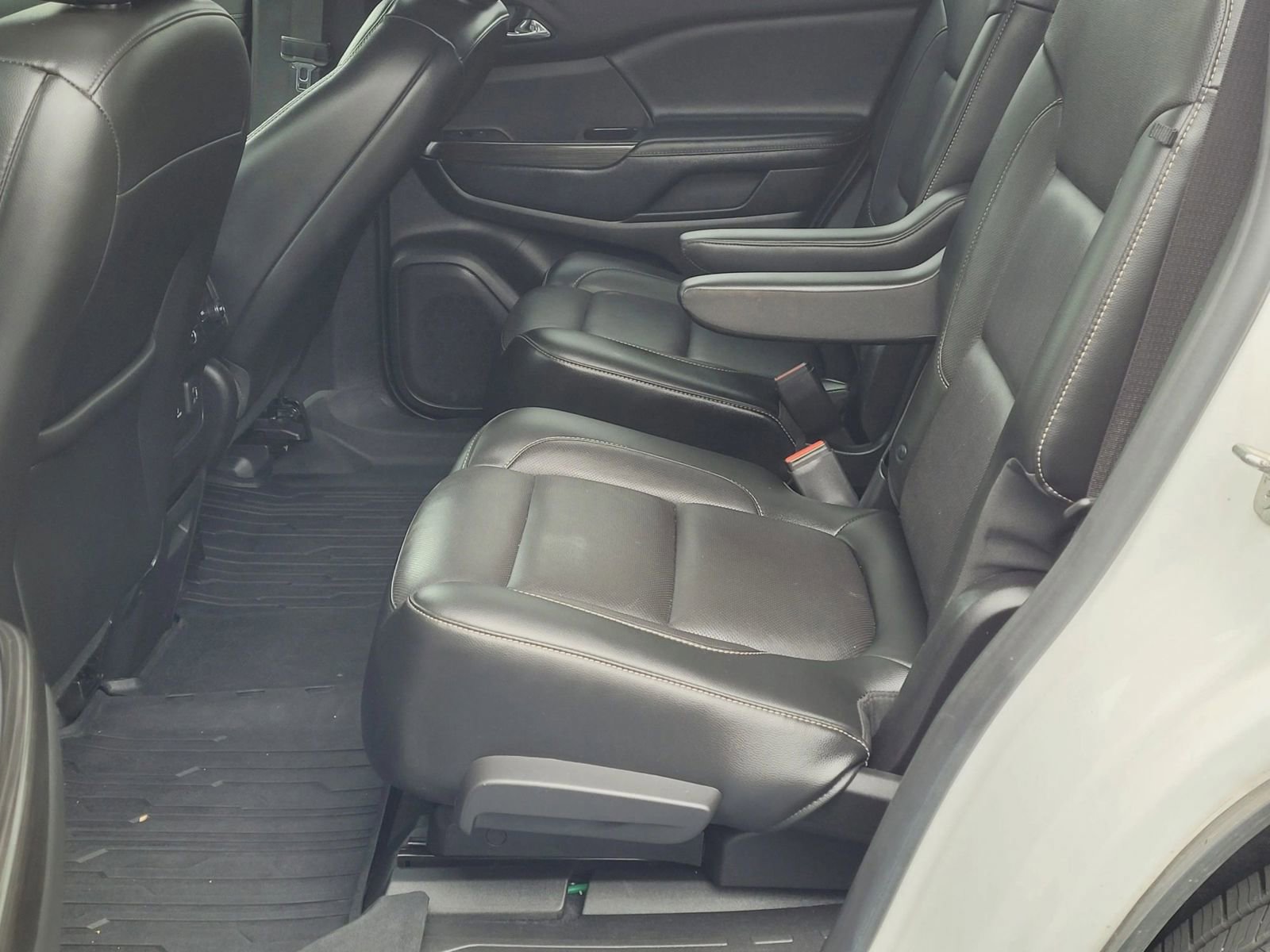 Used 2019 GMC Acadia SLT w/ LPO, Floor Liner Package image 12