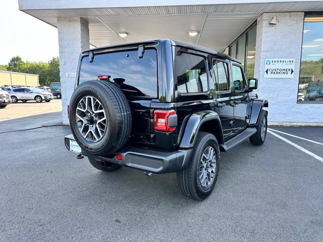 Used 2025 Jeep Wrangler Unlimited Sahara AWD/4WD image 5