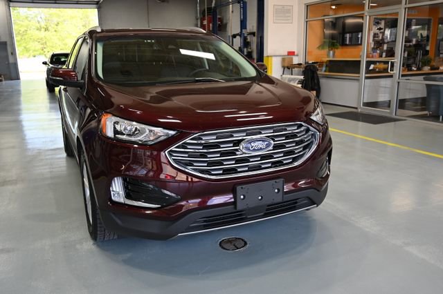 Used 2020 Ford Edge SEL w/ Convenience Package AWD/4WD image 3