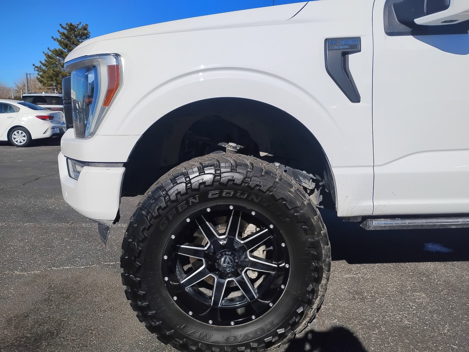 Used 2022 Ford F150 Lariat w/ Equipment Group 502A High image 10