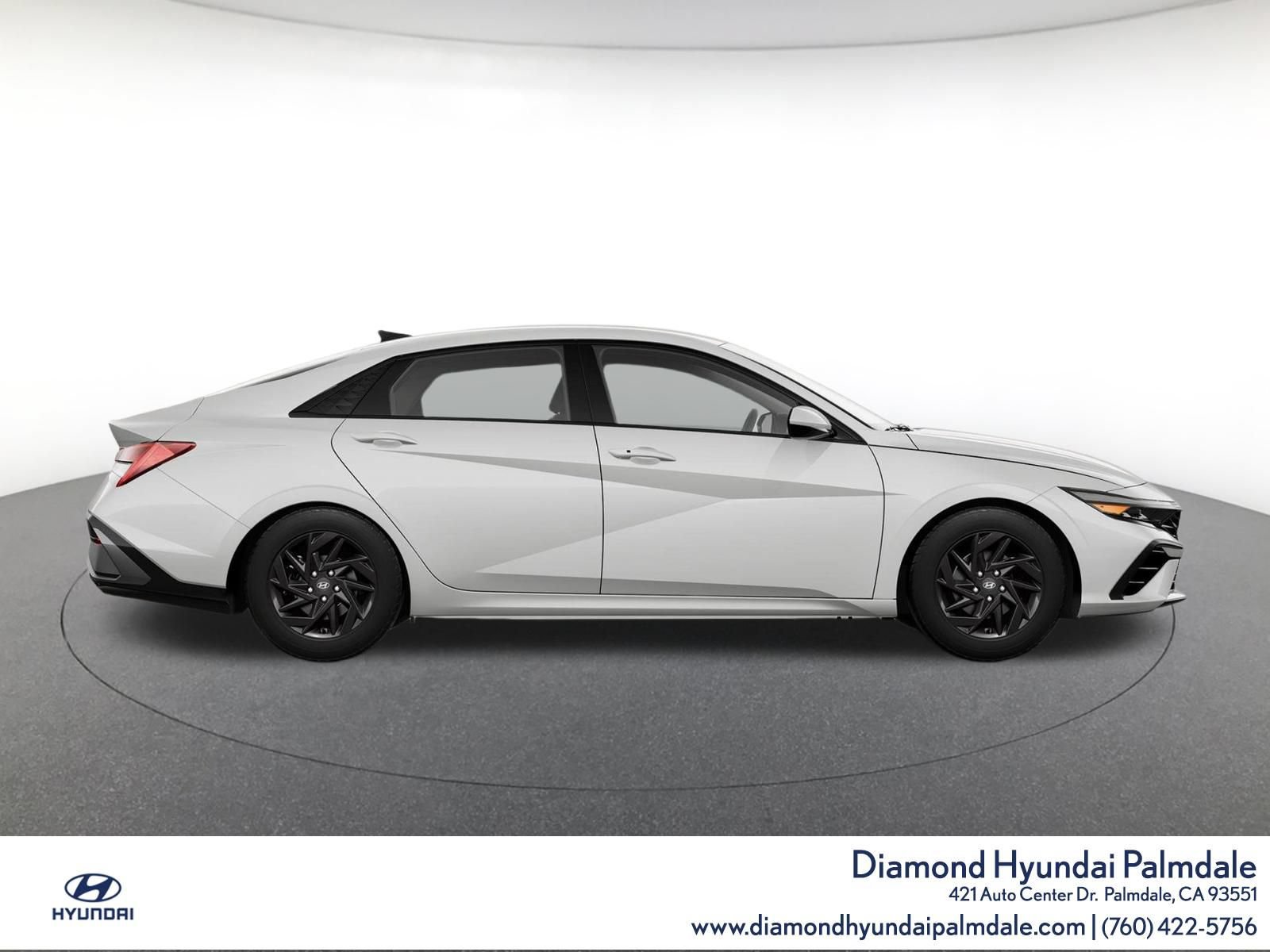 Used 2024 Hyundai Elantra SEL FWD image 9